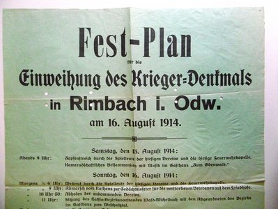 Plakat, oberer Teil: Fest-Plan für die Einweihung des Krieger-Denkmals in Rimbach i. Odw. am 16. August 1914. (Plakat: Archiv der Kirchengemeinde)