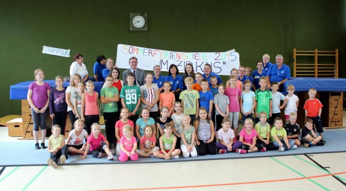 Gruppenfoto beim TV Zotzenbach & Eröffnung