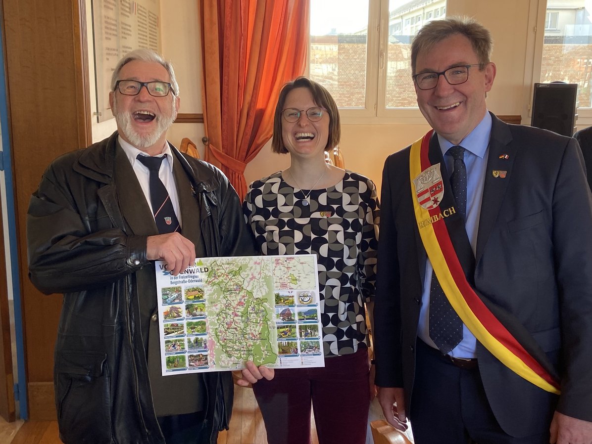 von links nach rechts Herr Altendorf, Frau Wissel und Bürgermeister Schmitt