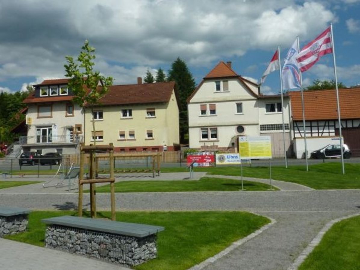 Mehrgenerationenbewegungsparcour in der Erikastraße